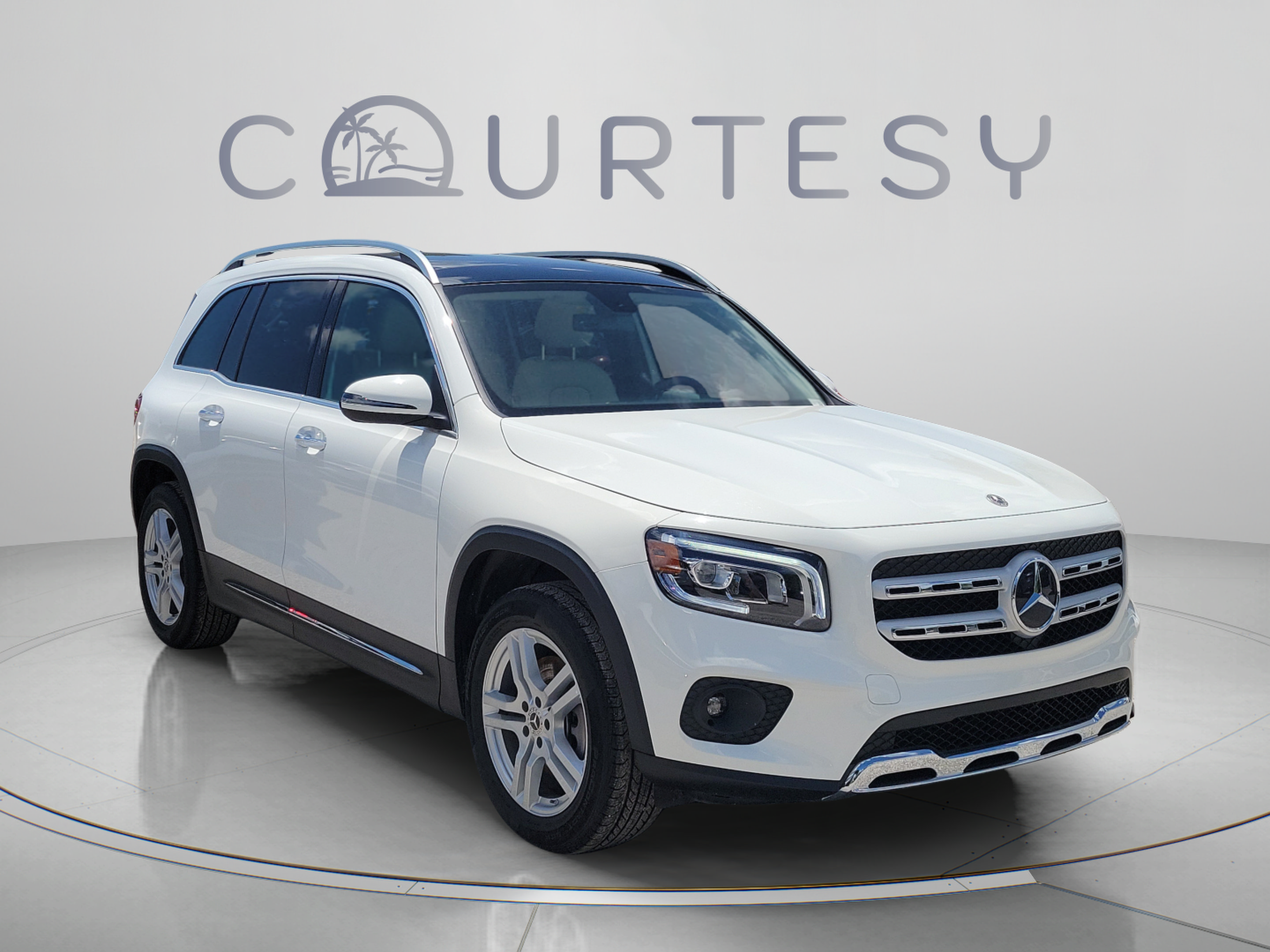 Used 2023 Mercedes-Benz GLB 250 image 4