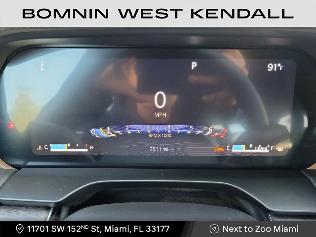 Used 2025 Jeep Grand Cherokee Limited w/ Black Appearance Package image 12