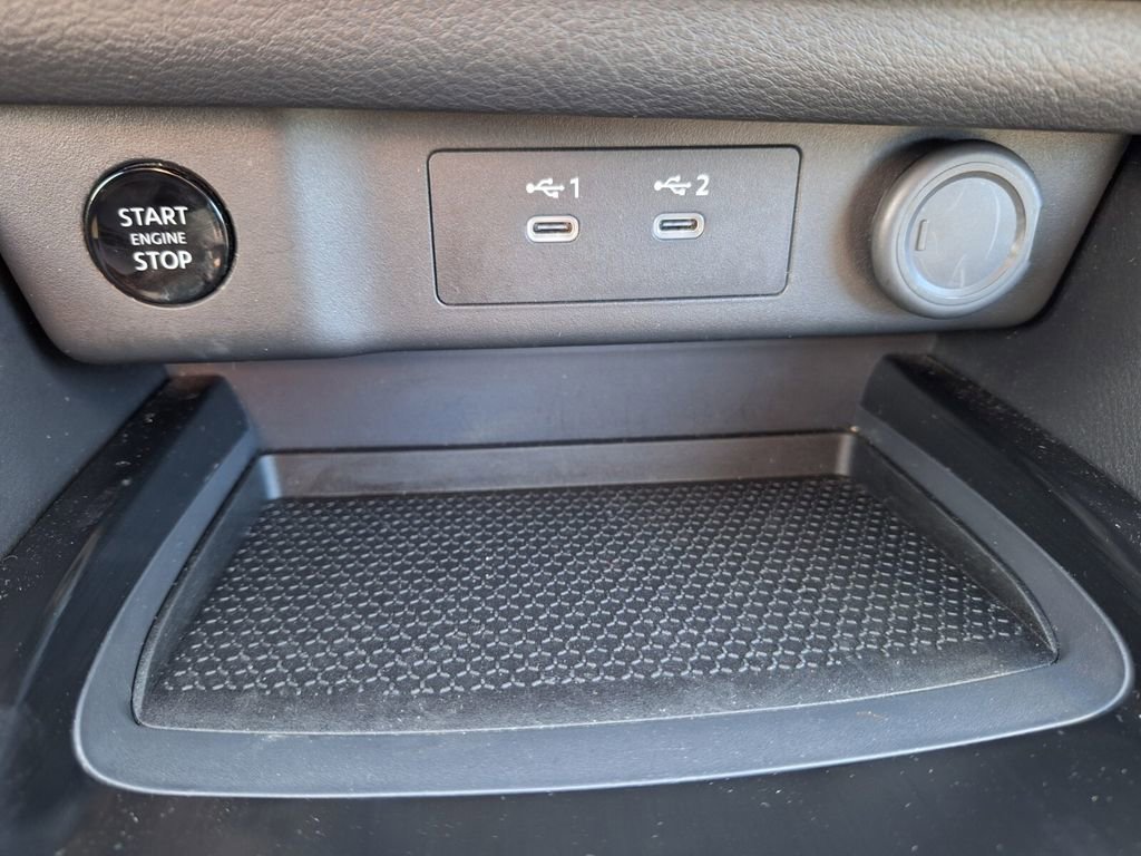 Certified 2025 Nissan Rogue SV image 15