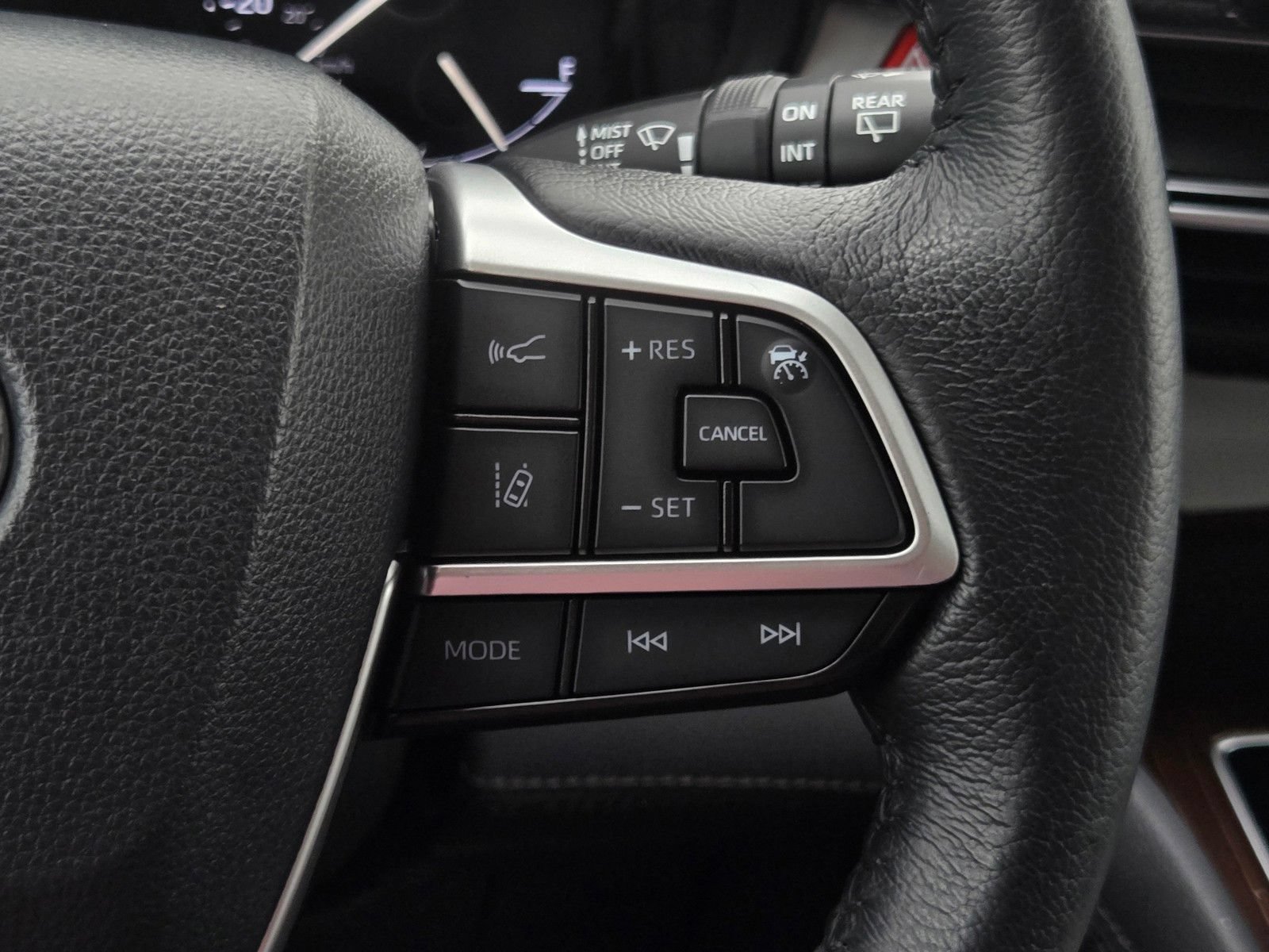 Certified 2021 Toyota Sienna XLE w/ XLE Plus Package AWD/4WD image 21