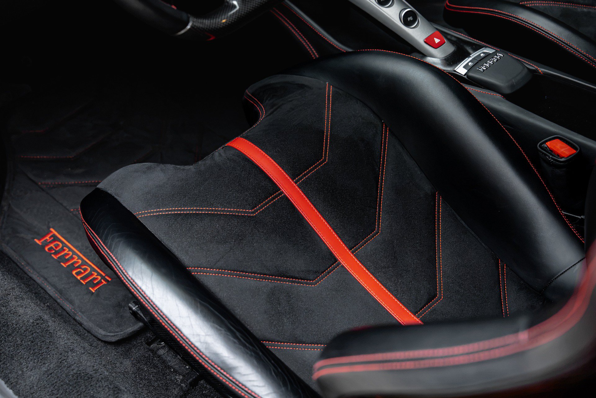 Used 2018 Ferrari 488 GTB RWD image 42