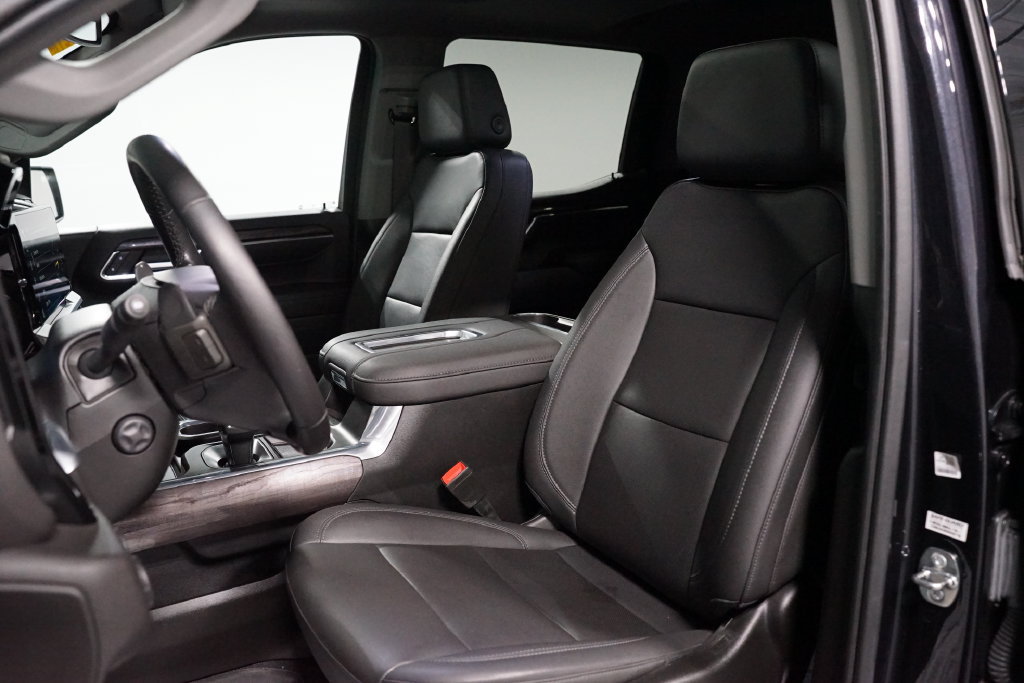 Used 2022 Chevrolet Silverado 1500 LTZ w/ LTZ Convenience Package II RWD image 27