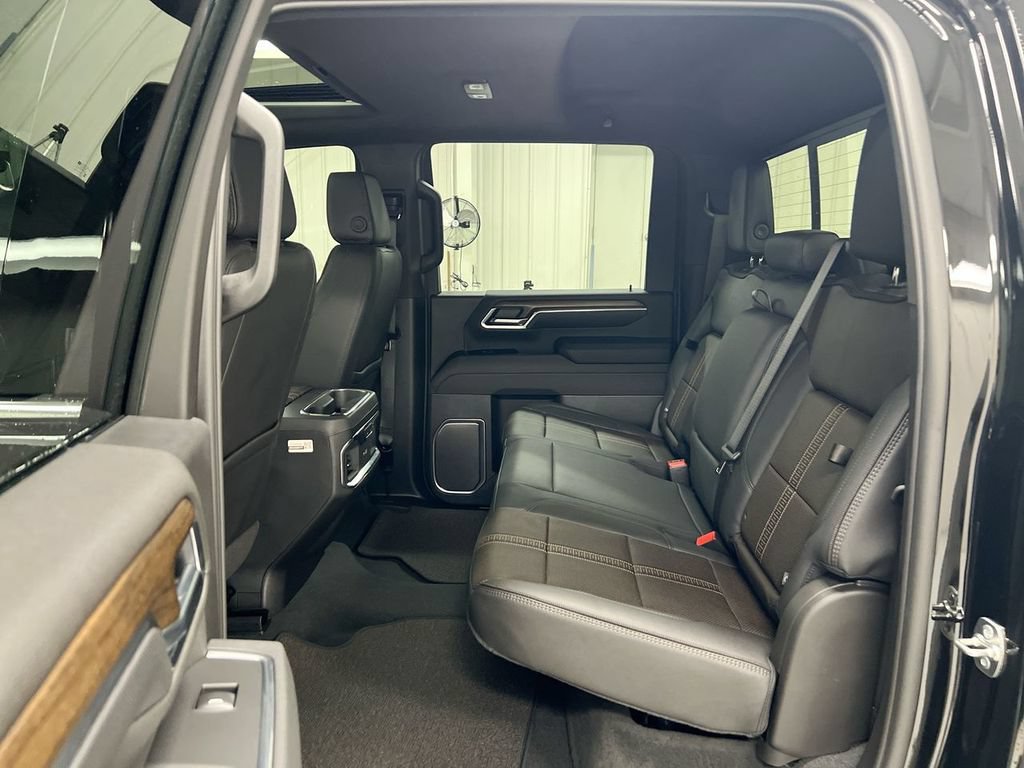 Used 2026 Chevrolet Silverado 2500 High Country w/ High Country Premium Package AWD/4WD image 24