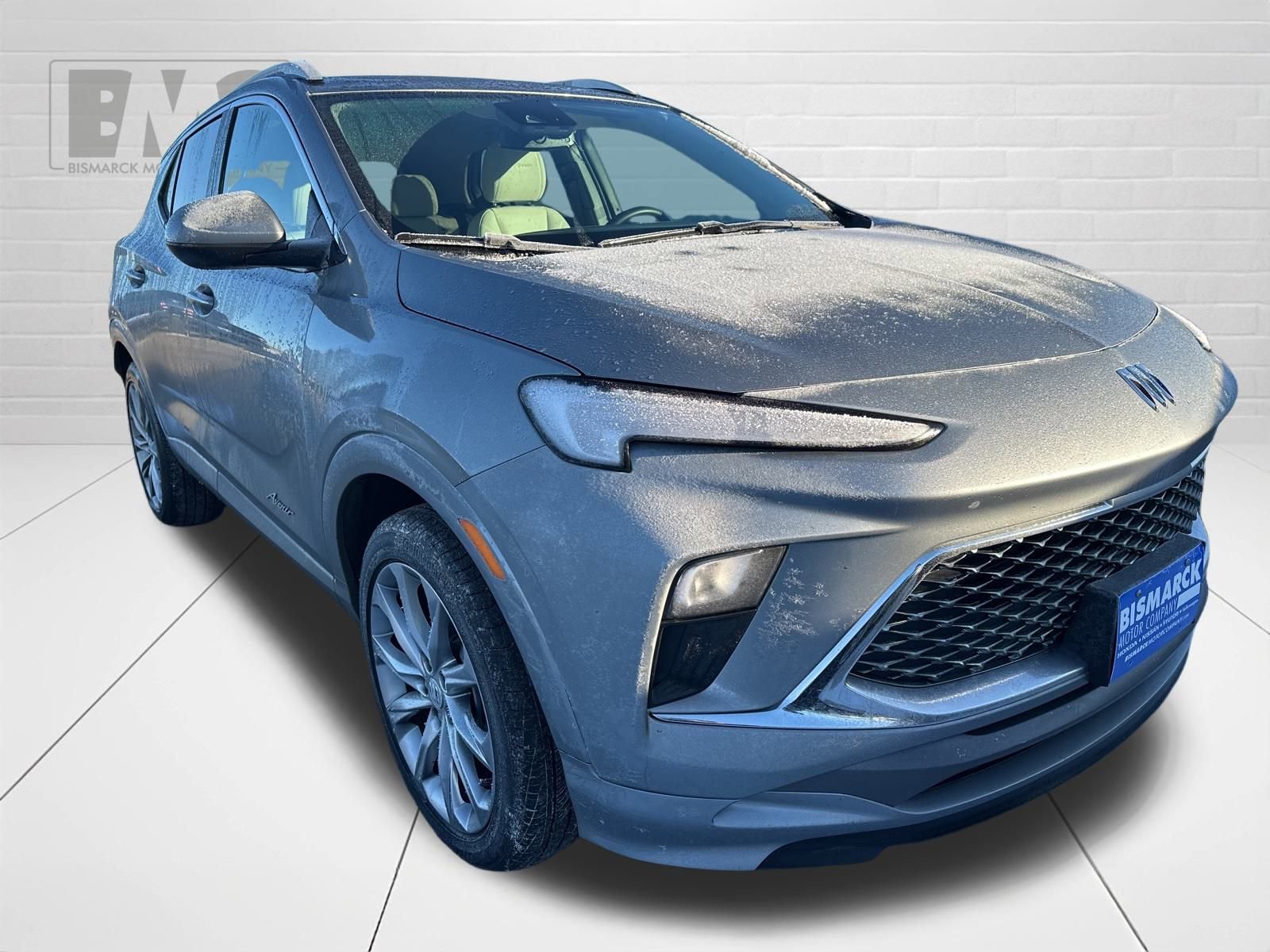 Used 2024 Buick Encore GX Avenir w/ Avenir Convenience Package image 2