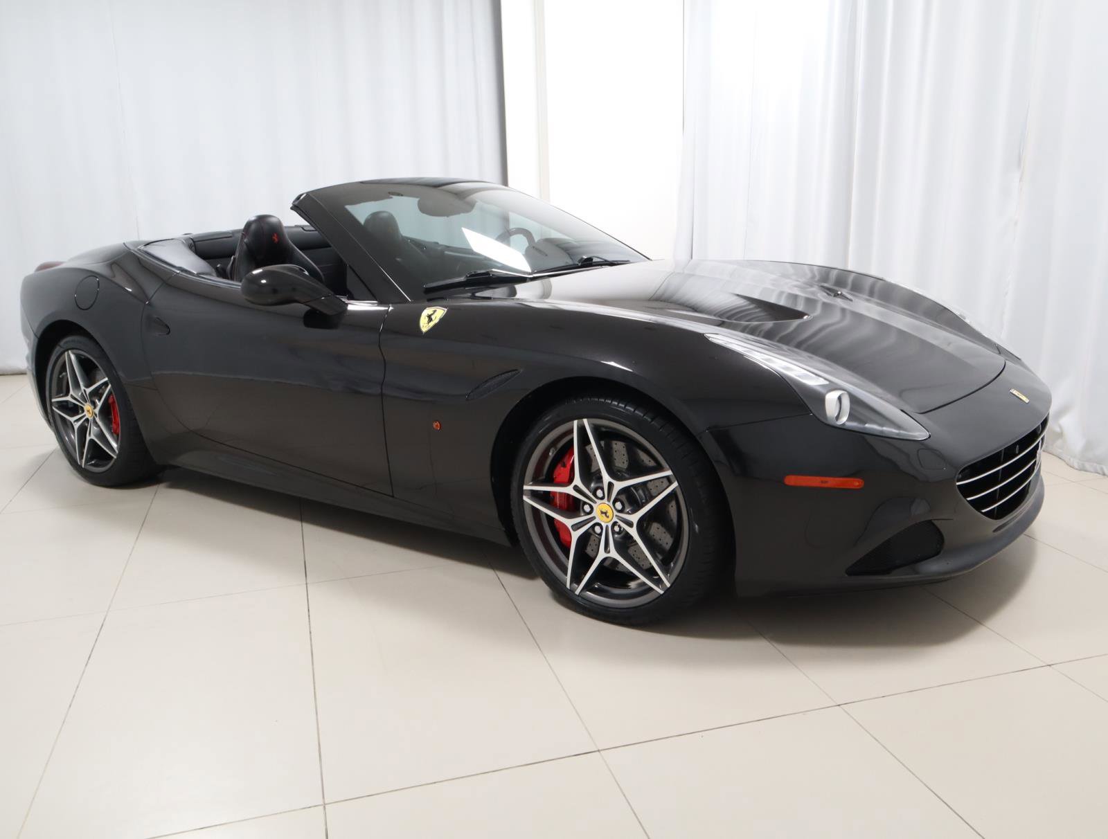 Used 2016 Ferrari California T RWD image 7