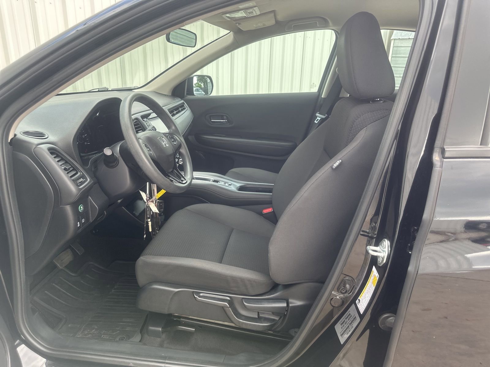 Used 2022 Honda HR-V LX image 11