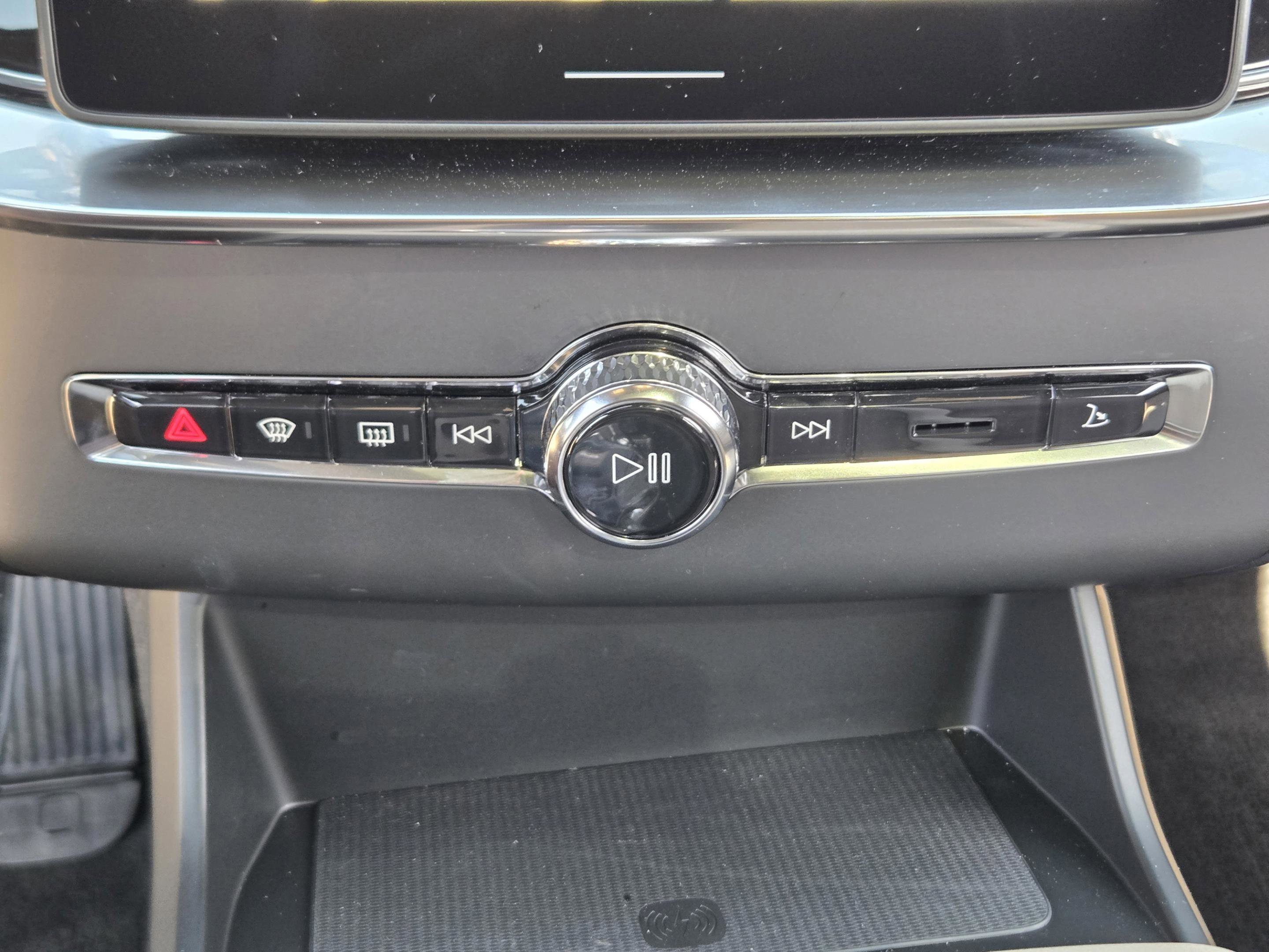 Used 2026 Volvo XC90 B6 Plus w/ Protection Package Premier AWD/4WD image 16