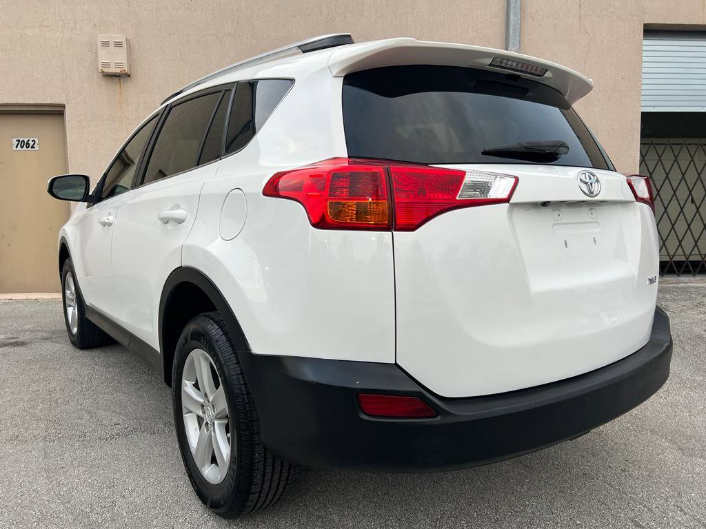 Used 2013 Toyota RAV4 XLE FWD image 3