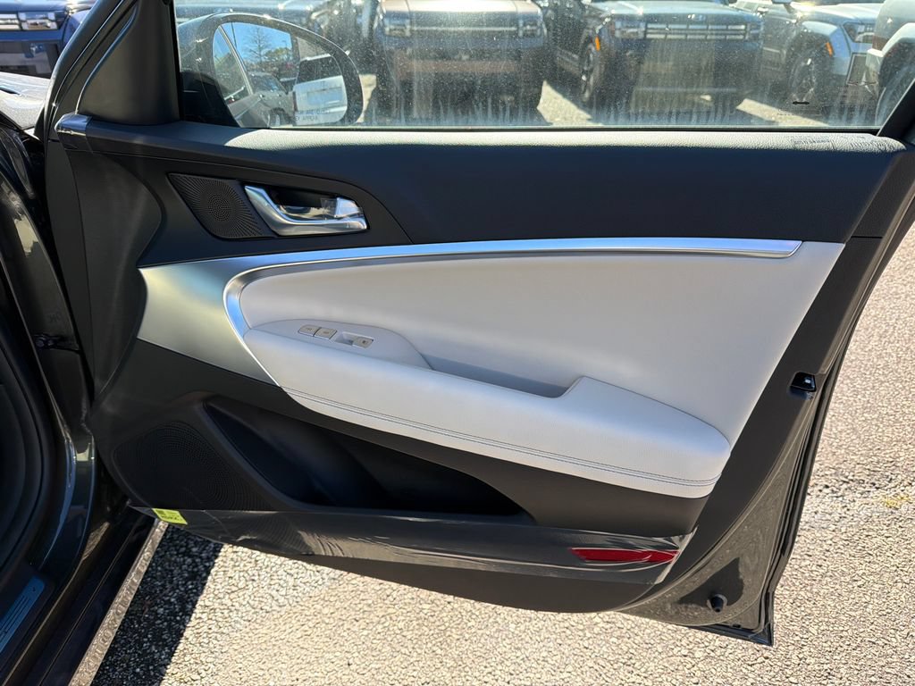 New 2026 Genesis G70 2.5T image 14