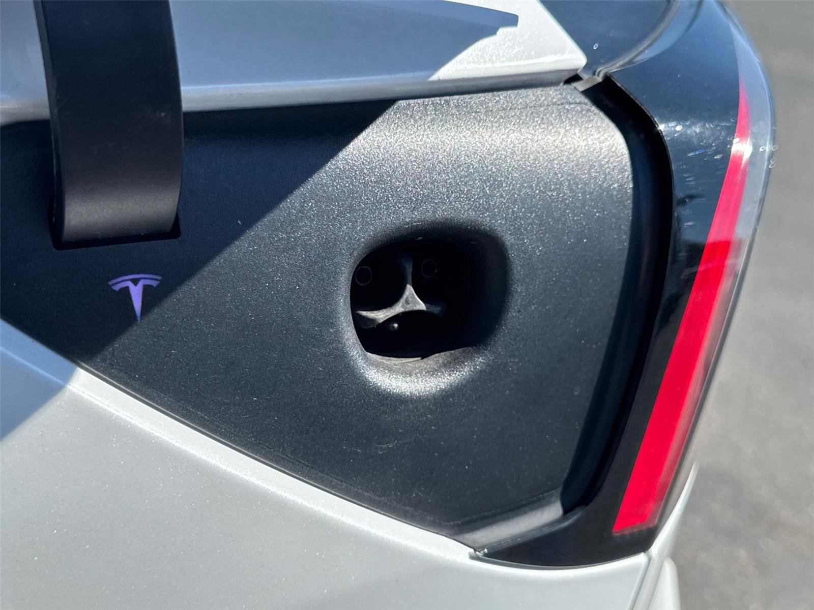 Used 2021 Tesla Model Y Long Range image 9