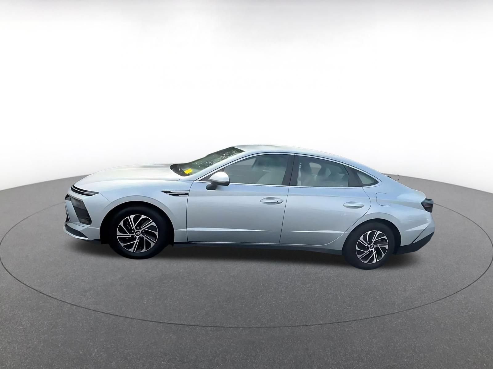 Used 2026 Hyundai Sonata Blue FWD image 9