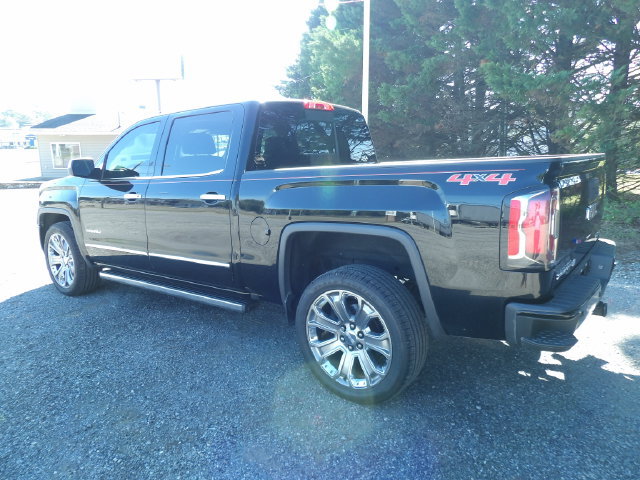 Used 2017 GMC Sierra 1500 Denali w/ Denali Ultimate Package AWD/4WD image 3