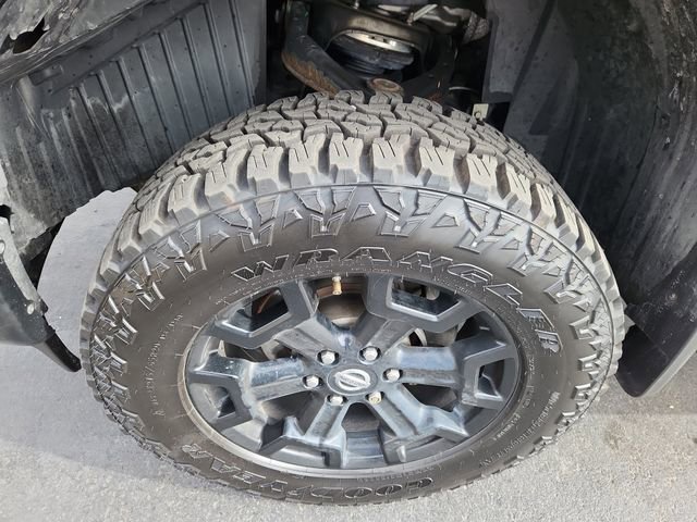 Used 2018 Nissan Titan SV w/ SV Convenience Package image 17