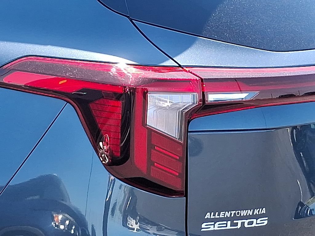 Certified 2025 Kia Seltos EX AWD/4WD image 10