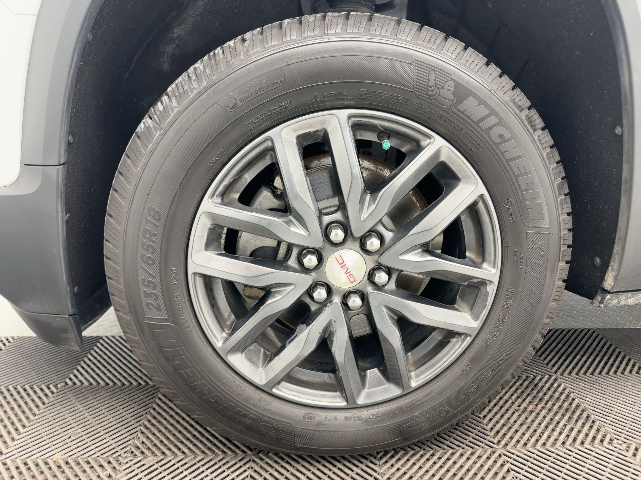 Used 2019 GMC Acadia SLT image 12