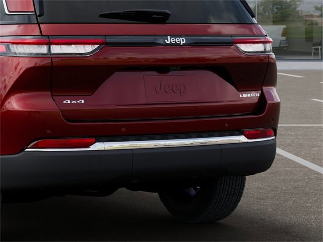 New 2025 Jeep Grand Cherokee Limited w/ Trailer Tow Package image 13