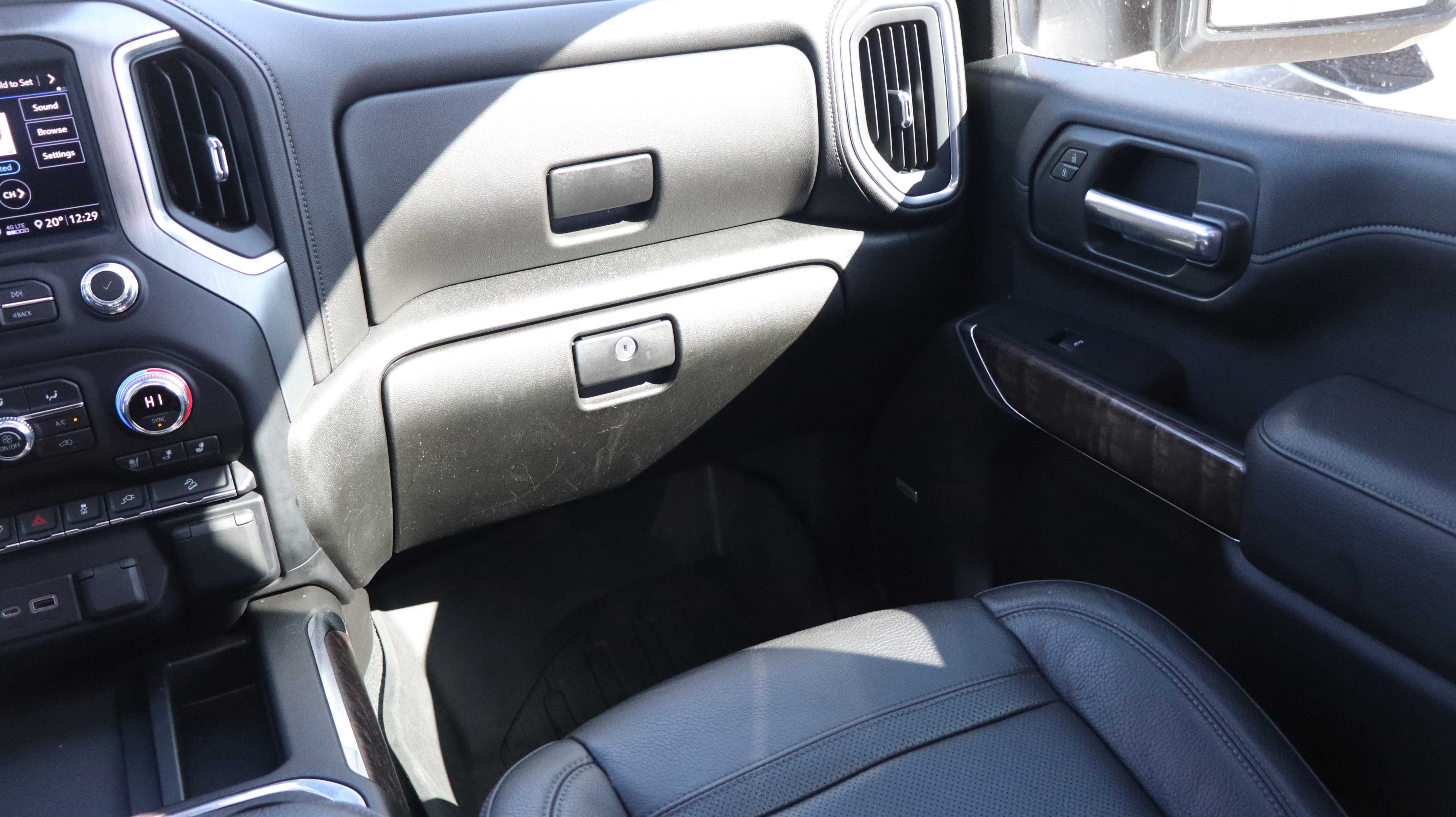 Used 2020 GMC Sierra 3500 Denali w/ Denali Ultimate Package image 13