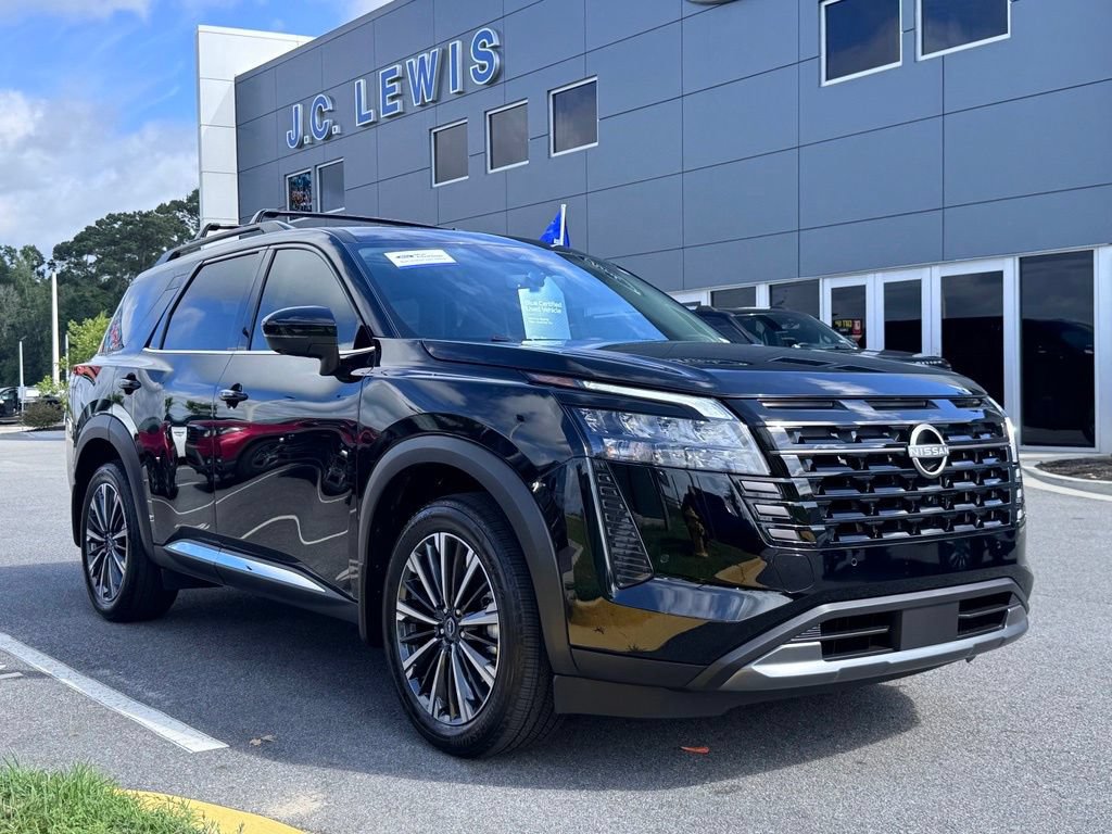 Used 2026 Nissan Pathfinder Platinum w/ Cargo Package