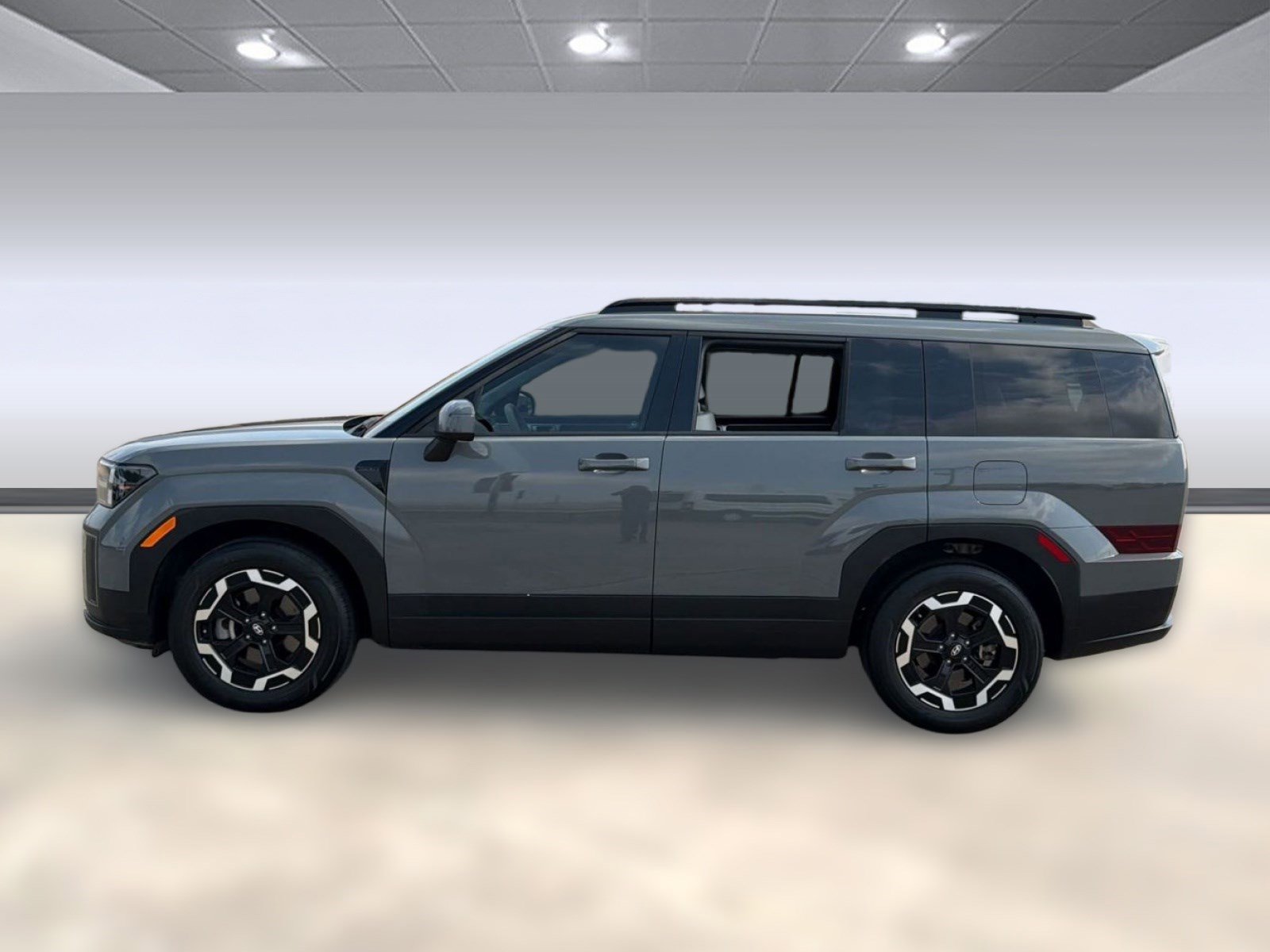 Used 2024 Hyundai Santa Fe SEL FWD image 2