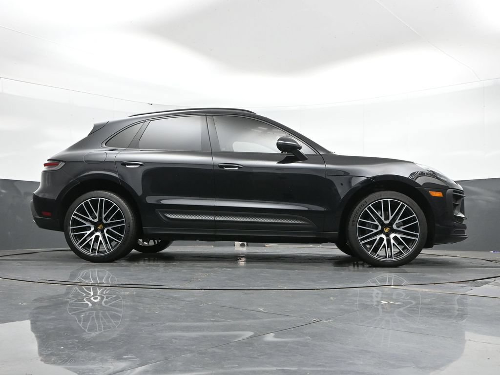 Used 2022 Porsche Macan AWD/4WD image 42