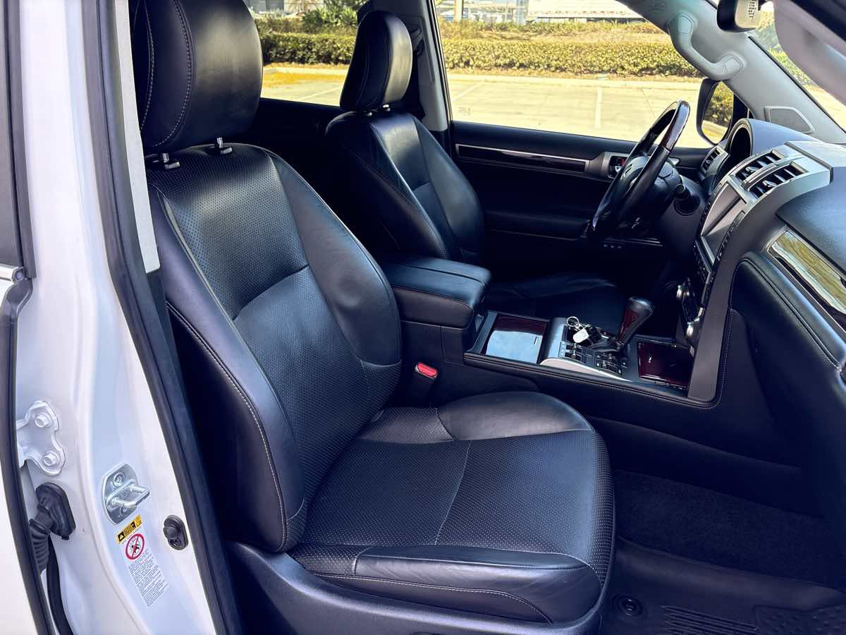 Used 2015 Lexus GX 460 Luxury w/ Preferred Accessory Package AWD/4WD image 19