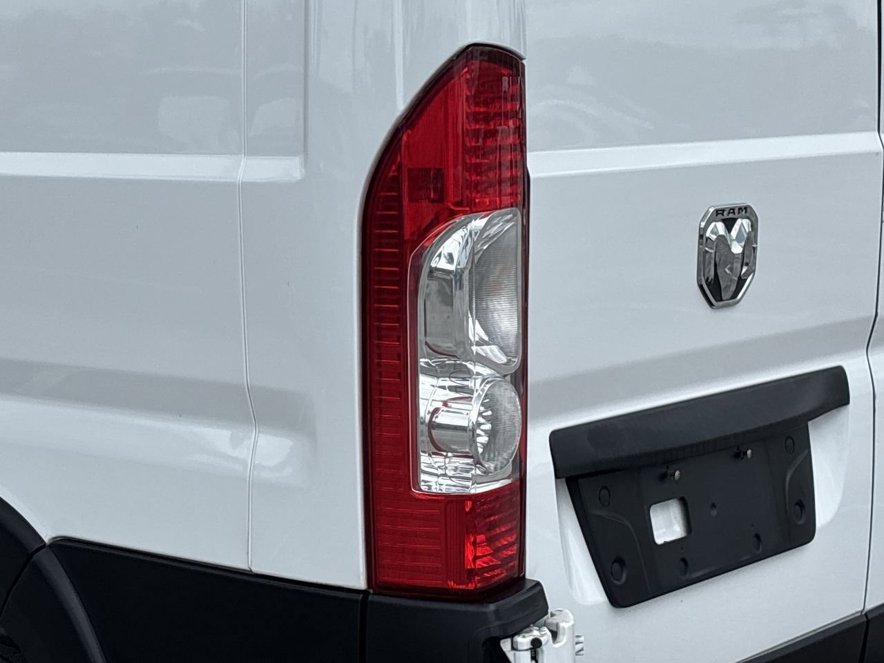 Used 2025 RAM ProMaster 2500 w/ Convenience Group FWD image 7