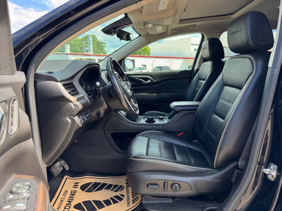 Used 2022 GMC Acadia Denali w/ GMC Pro Grade Package AWD/4WD image 15