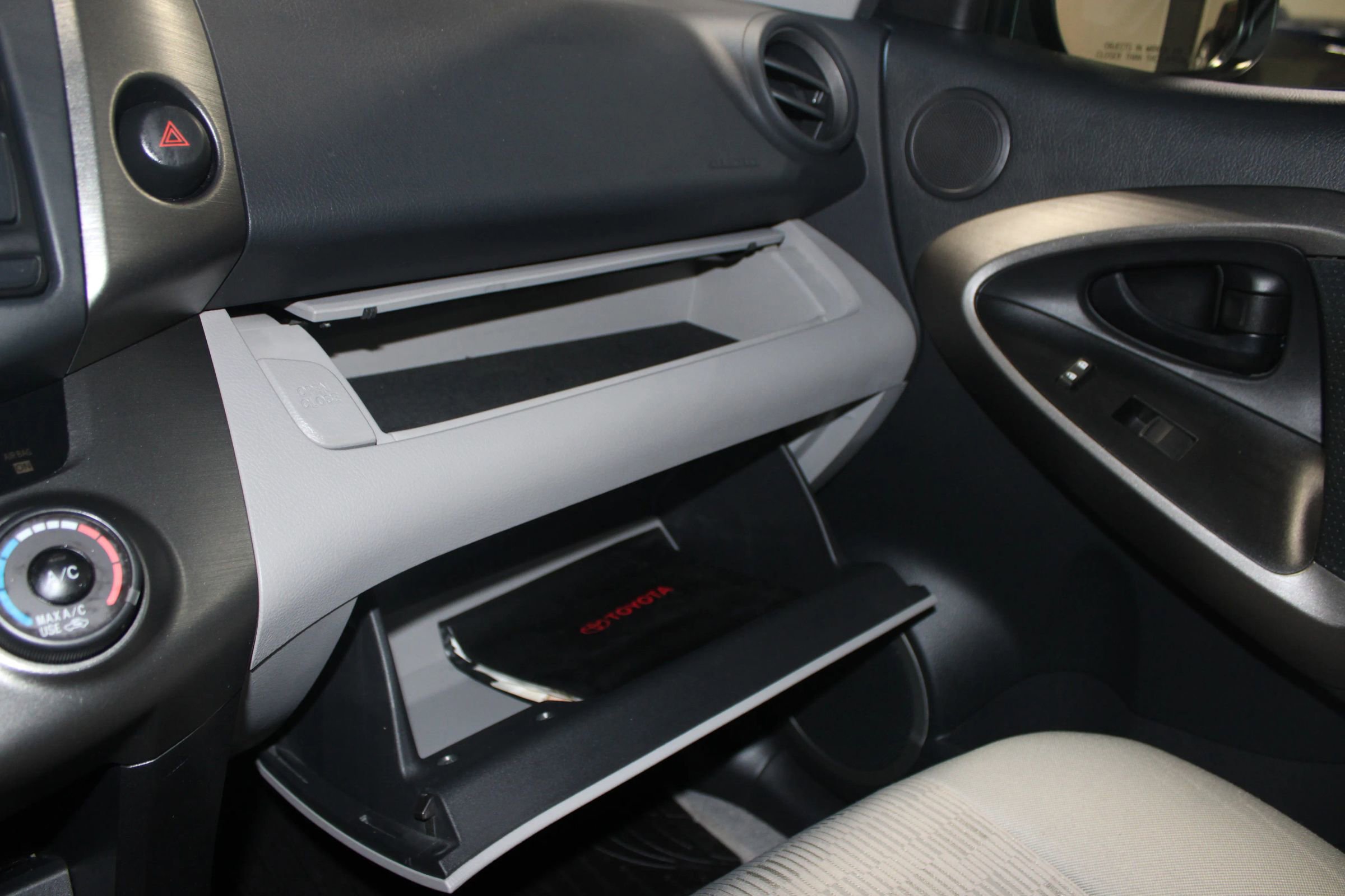 Used 2012 Toyota RAV4 FWD w/ Value Pkg image 17
