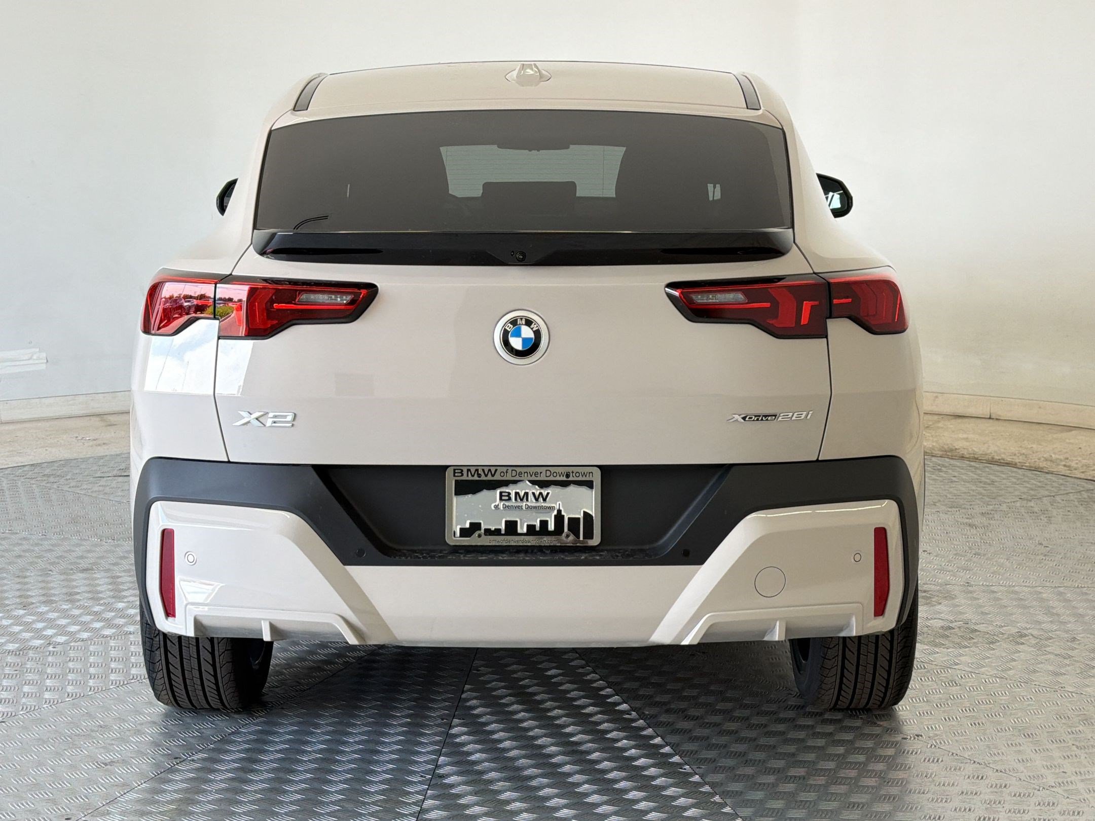 New 2026 BMW X2 xDrive28i AWD/4WD image 10