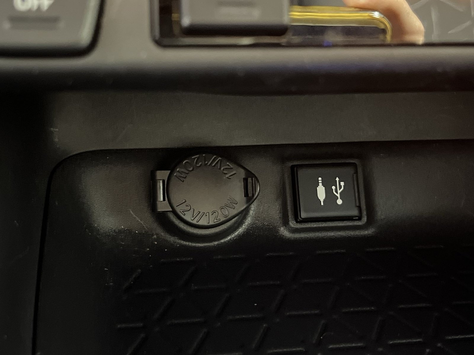 Used 2019 Toyota RAV4 XLE w/ Convenience Package AWD/4WD image 33