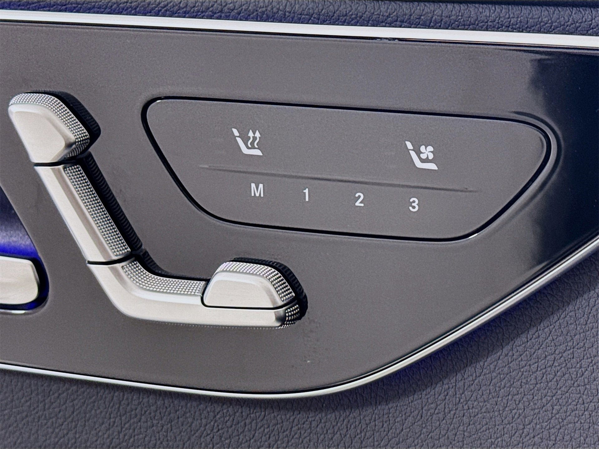 Certified 2025 Mercedes-Benz C 300 Sedan image 20