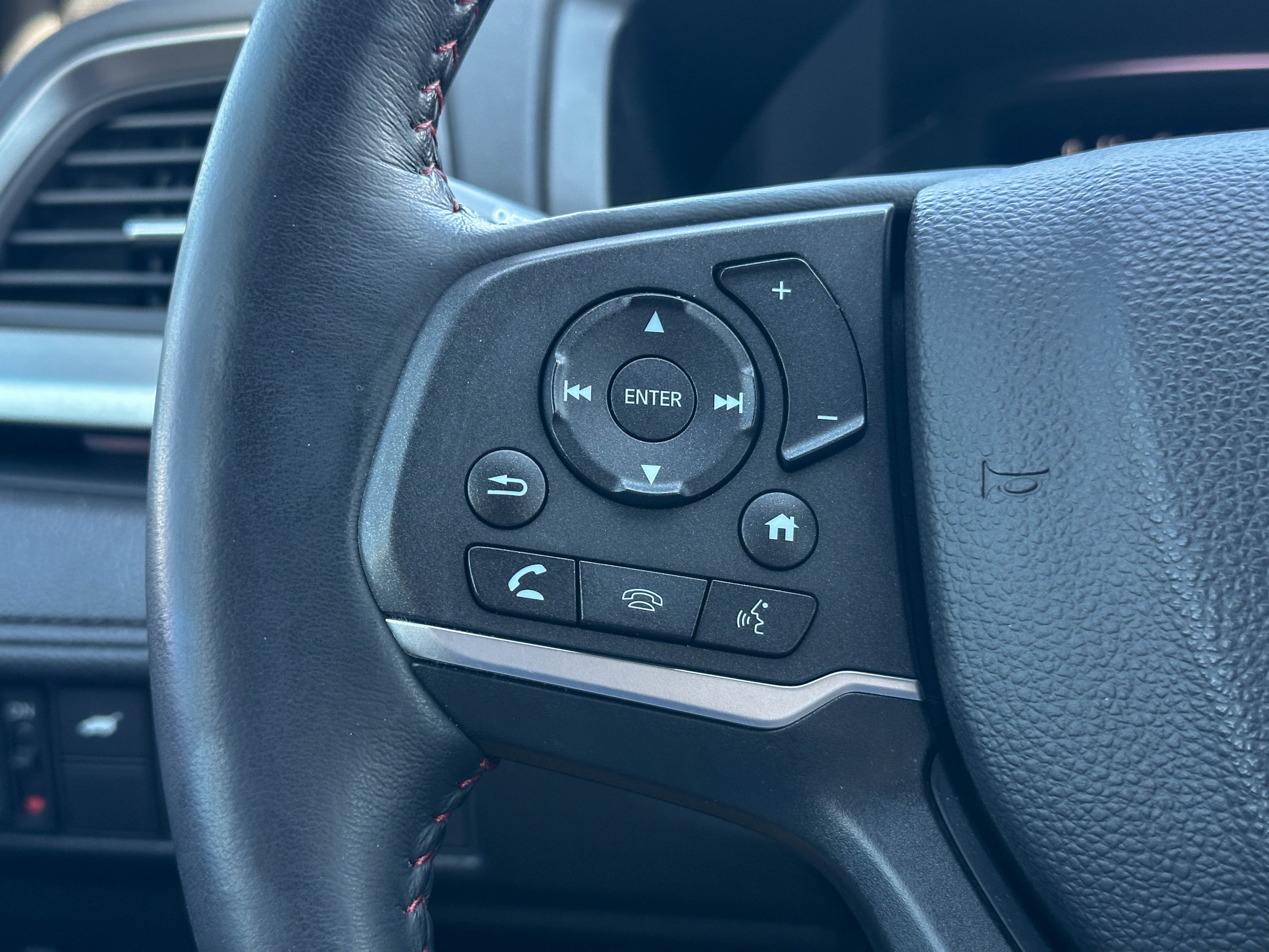 Certified 2024 Honda Odyssey Sport image 33
