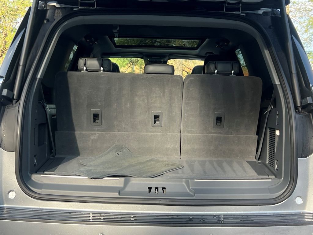 Used 2021 Lincoln Navigator Reserve w/ Luxury Package image 16