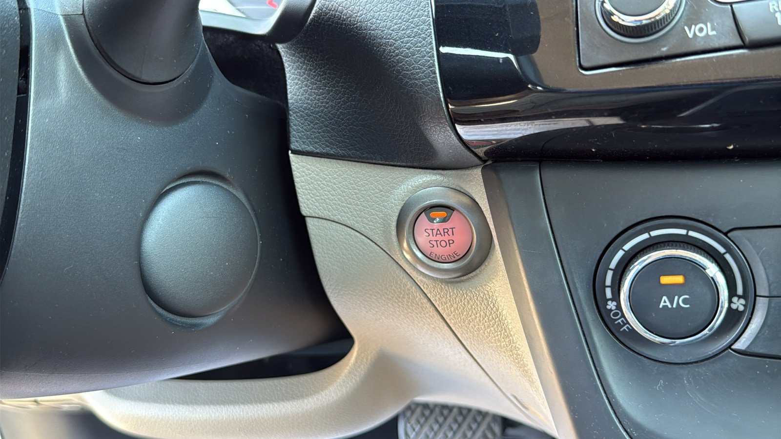 Used 2016 Nissan Sentra SV FWD image 19