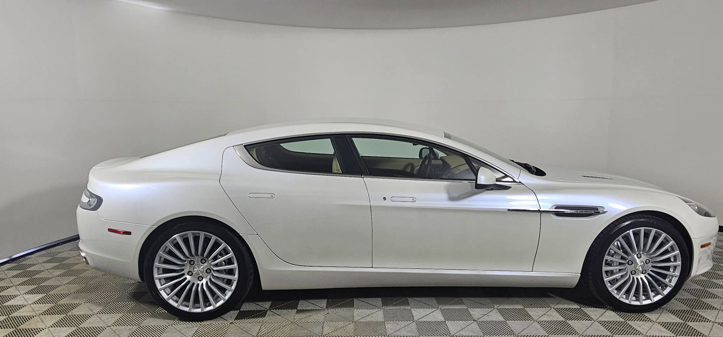 Used 2012 Aston Martin Rapide Sedan 4D image 8