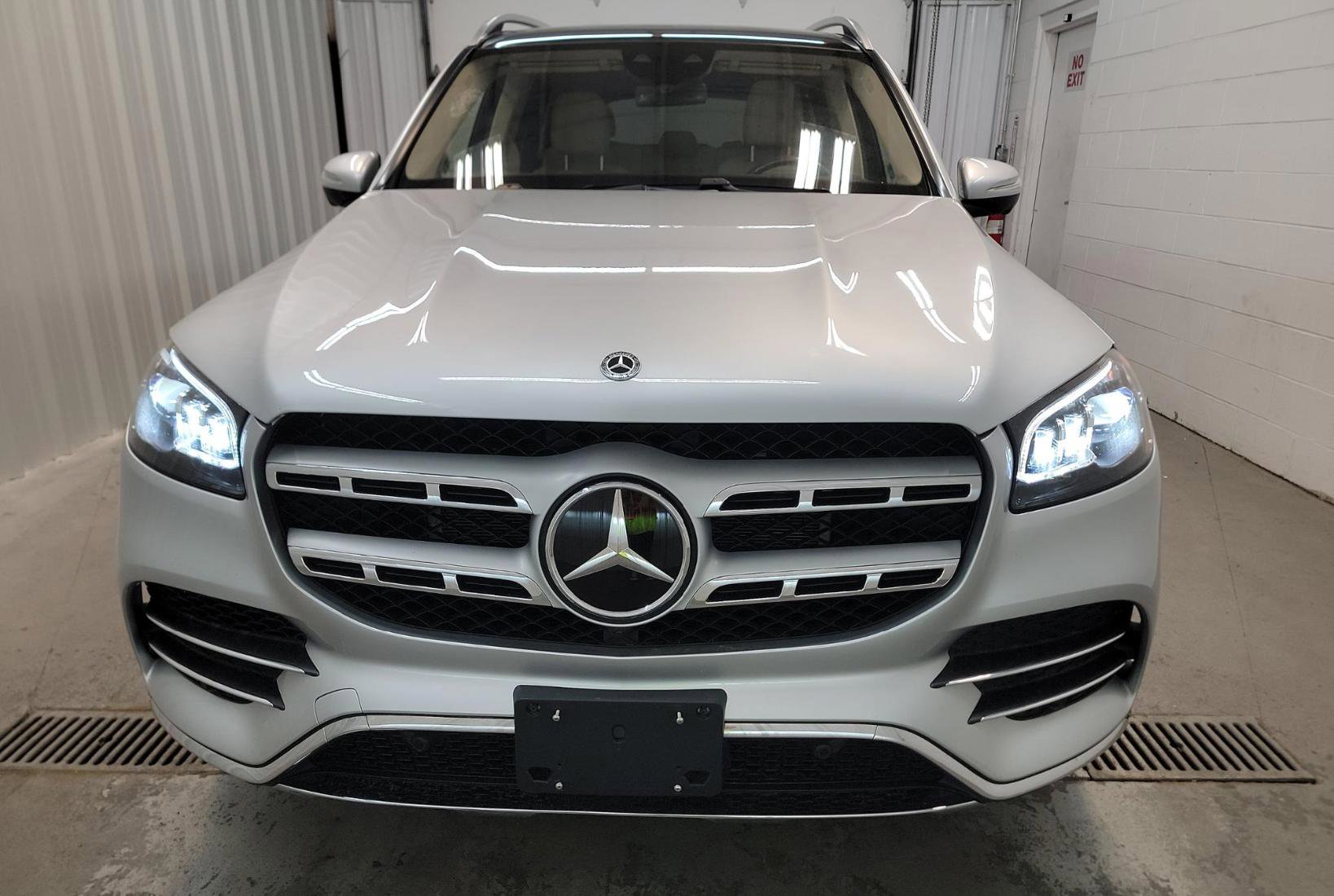 Used 2021 Mercedes-Benz GLS 580 4MATIC image 2