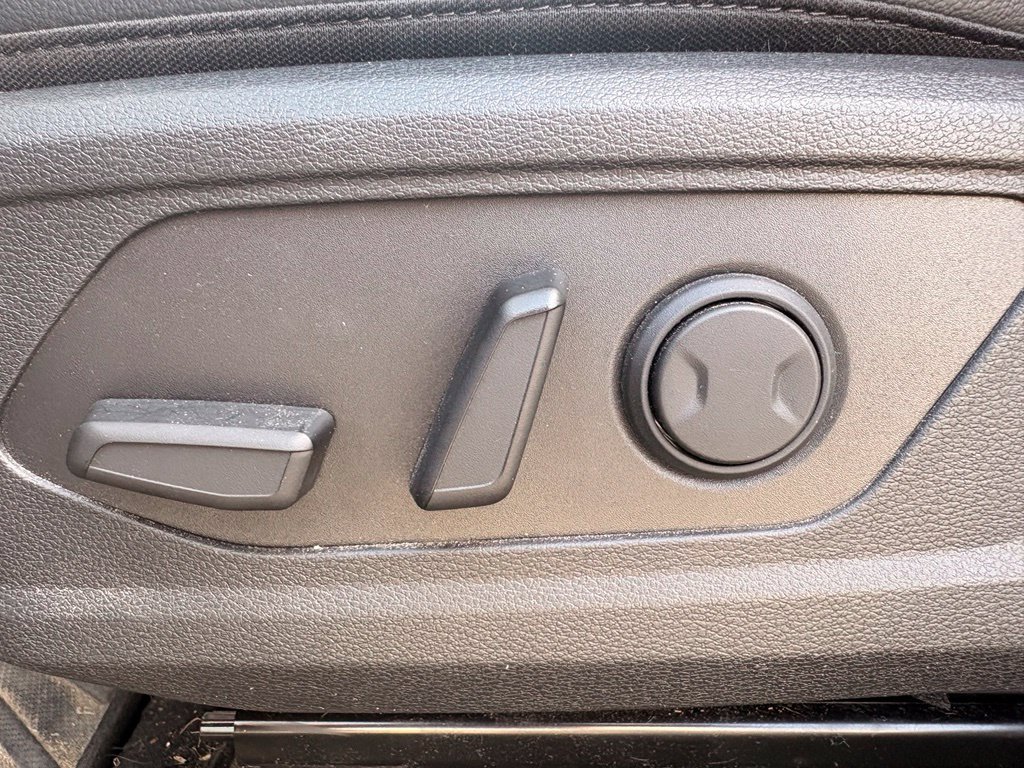 Used 2025 Kia Sportage SX FWD image 11