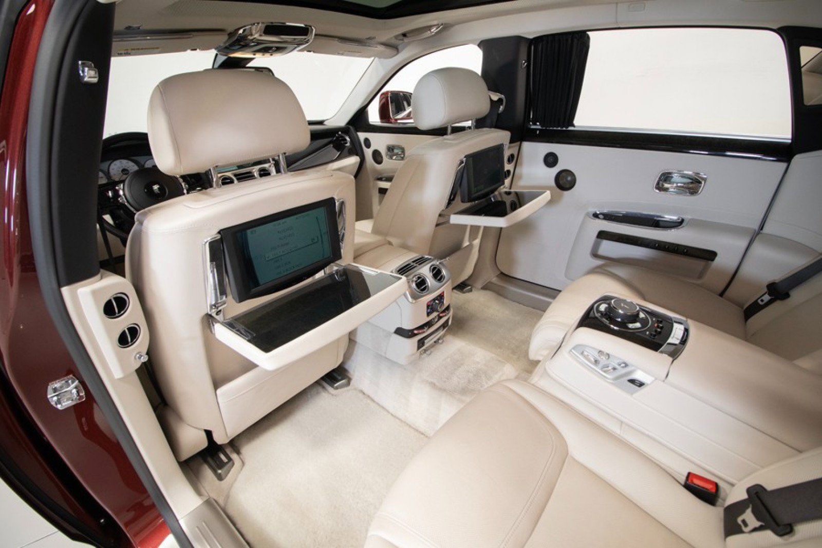 Used 2015 Rolls-Royce Ghost Extended Wheelbase image 7