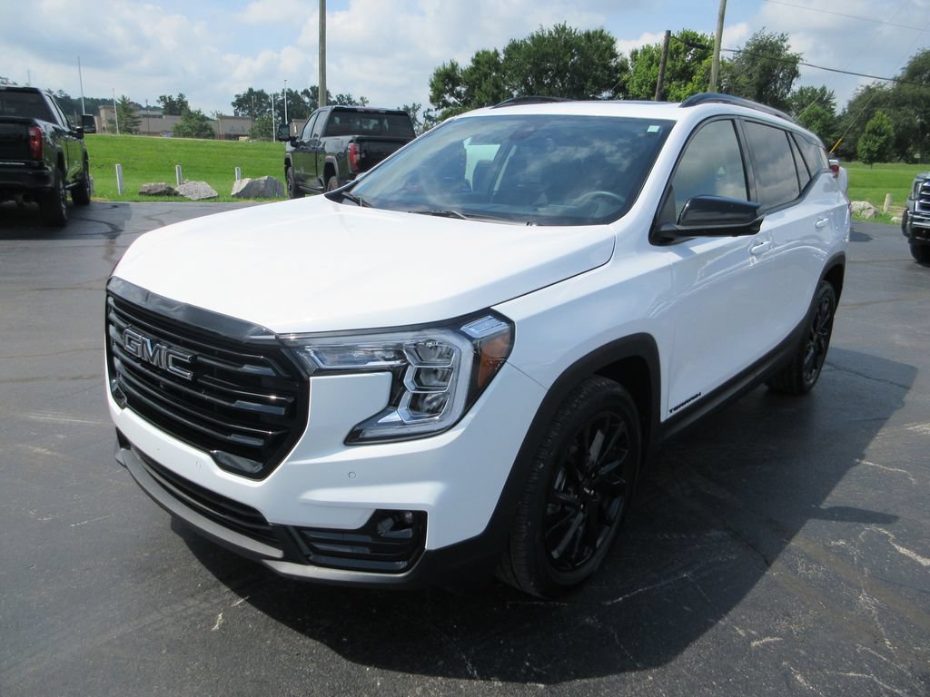 Certified 2024 GMC Terrain SLT w/ Infotainment Package II FWD image 11