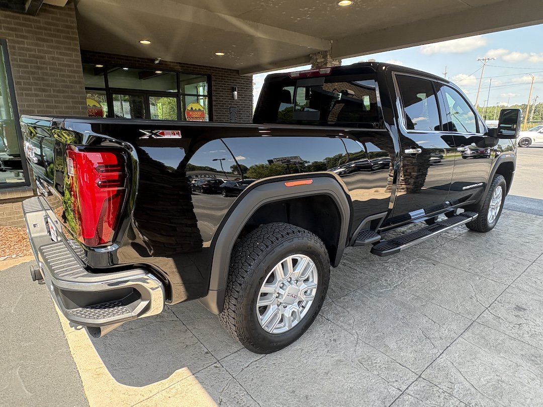 Used 2024 GMC Sierra 2500 SLT w/ SLT Premium Package AWD/4WD image 6