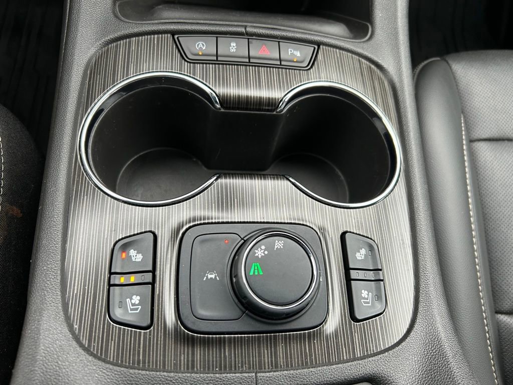 Used 2021 GMC Acadia SLT w/ Elevation Edition image 16