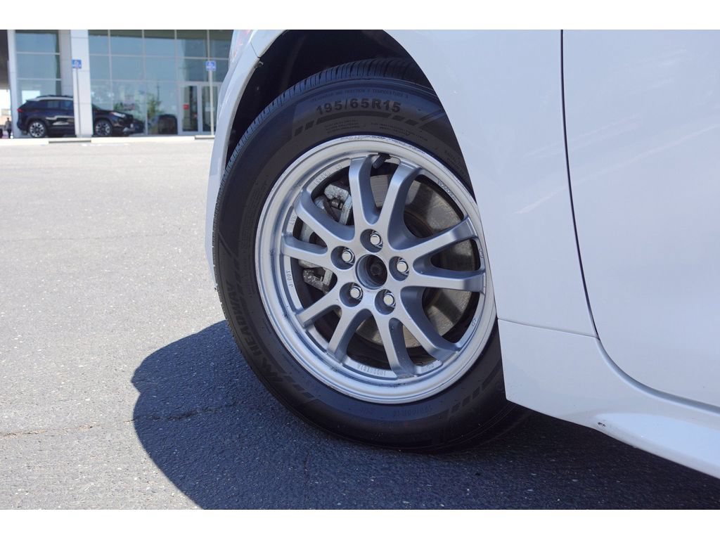 Used 2025 Toyota Corolla LE FWD image 9