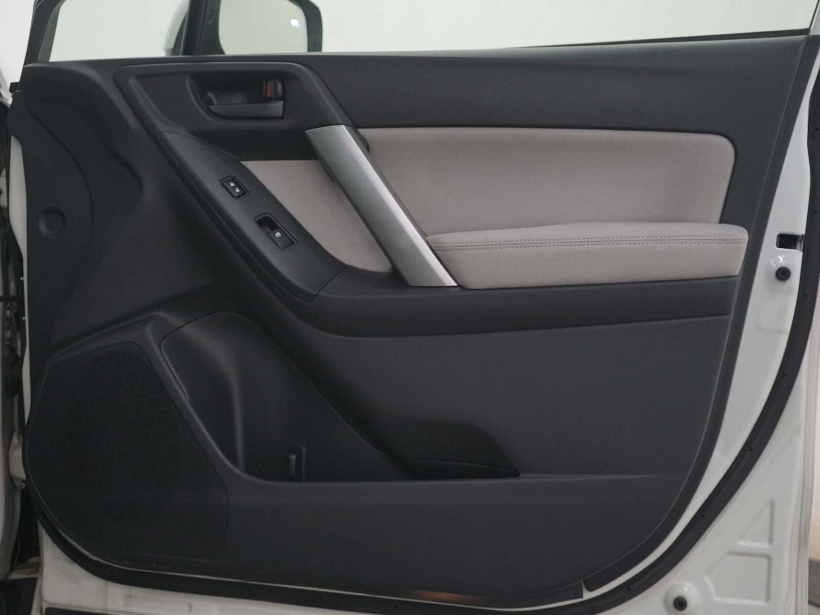 Used 2015 Subaru Forester 2.5i Premium w/ Popular Package #2 image 9