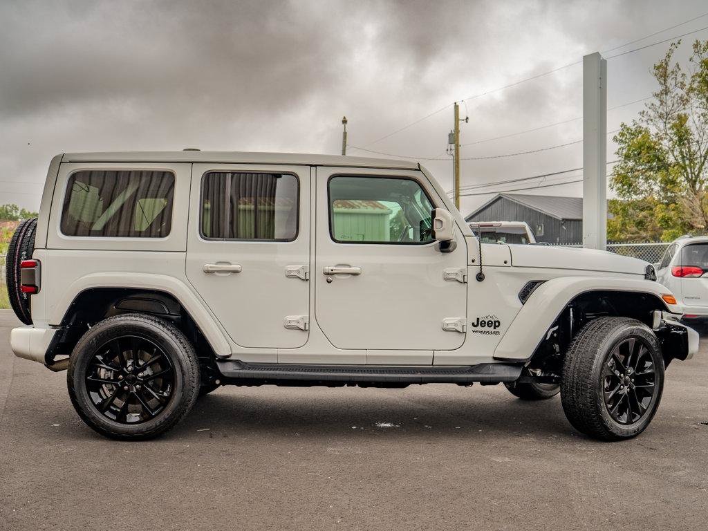Used 2022 Jeep Wrangler Unlimited Sahara AWD/4WD image 2