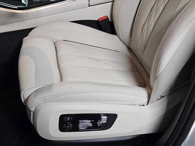 New 2026 BMW X5 xDrive50e w/ M Sport Package image 4