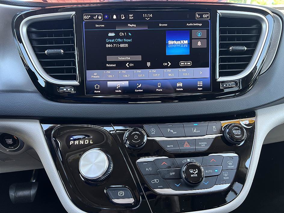 Used 2023 Chrysler Pacifica Touring-L FWD image 24