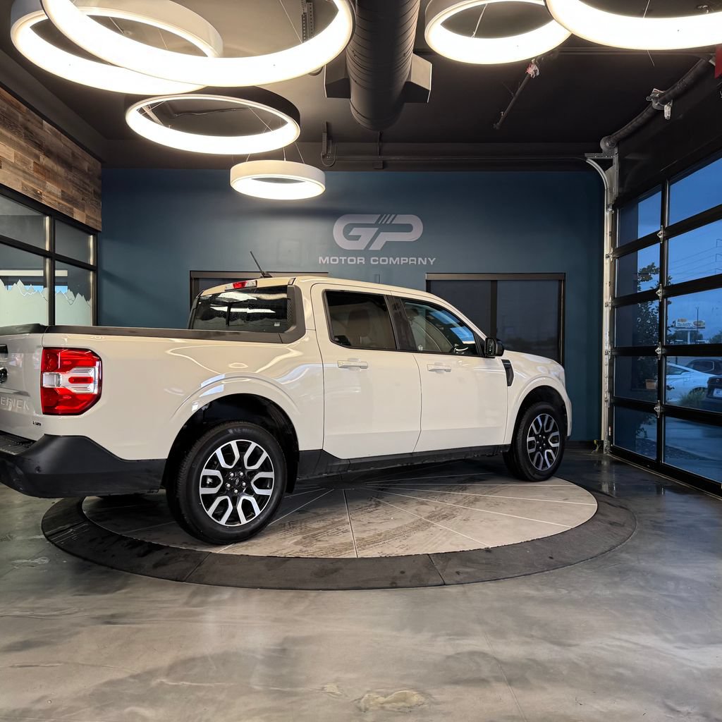 Used 2024 Ford Maverick Lariat AWD/4WD image 3