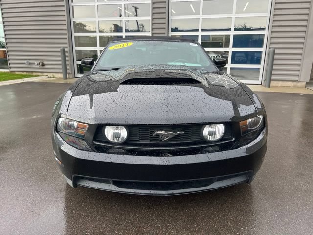 Used 2011 Ford Mustang GT Premium RWD image 2