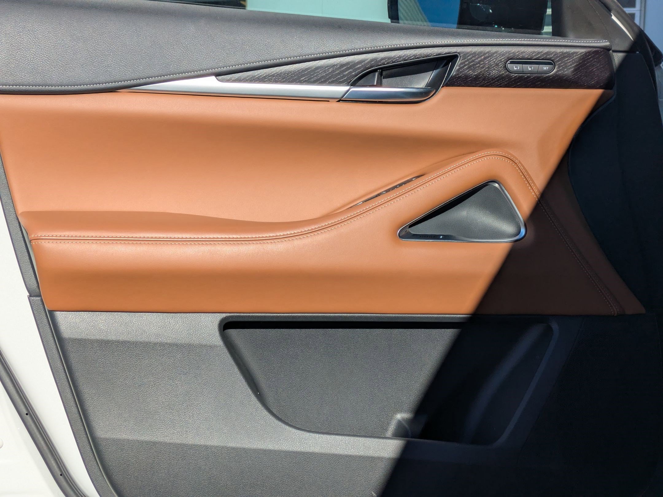 Used 2025 INFINITI QX60 Autograph w/ Cargo Package image 9