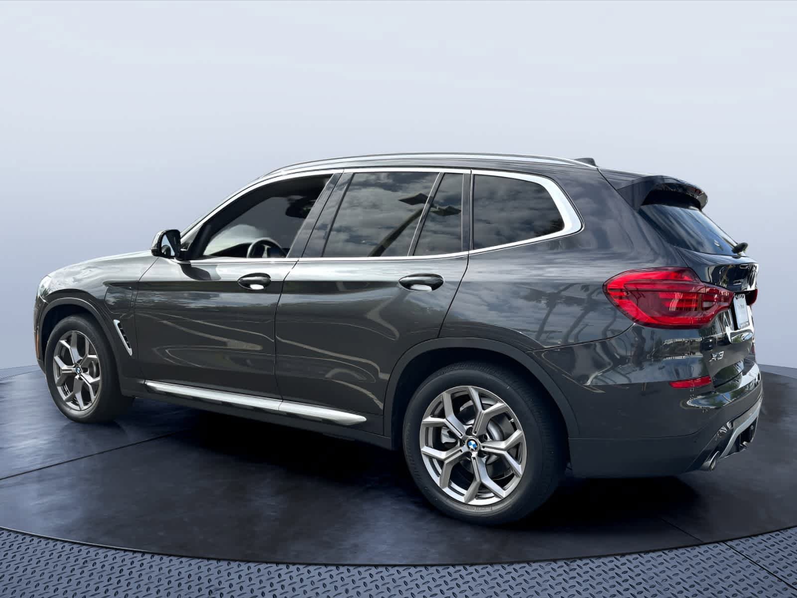 Used 2021 BMW X3 xDrive30e w/ Convenience Package AWD/4WD image 4